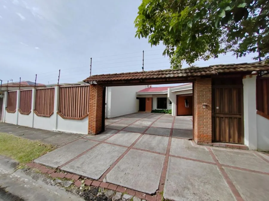 Casa en venta en Escazú, San José. RAH 24-224 - Venta en Escazú