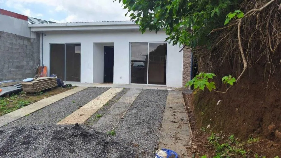 Venta de Casa  - Para Terminar de Construir en Barva de Heredia. RAH 26-861 - Venta en Barva