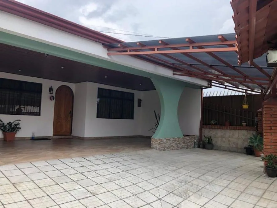 Venta de Casa en Goicoechea, San José. RAH 25-426 - Venta en Goicoechea