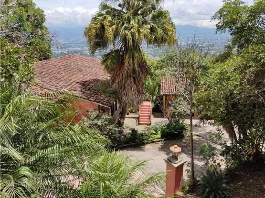 Hotel en Venta en Escazú. Oportunidad Inversionistas. 5PVV7076547 - Venta en Escazú