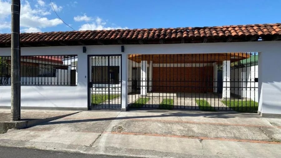Casa en Venta en Santa Ana, San José. RAH 23-1917 - Venta en Santa Ana