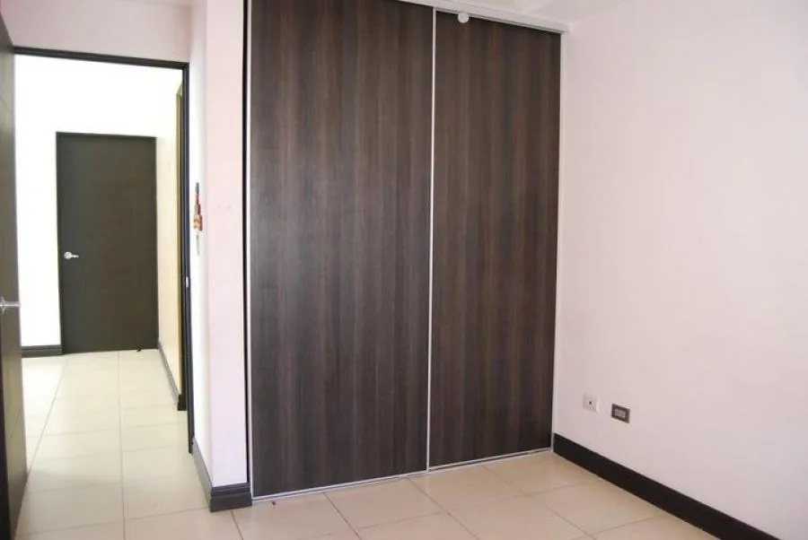 Venta de Casa en Uruca, Santa Ana. RAH 24-1647 - Venta en Uruca — photo 4