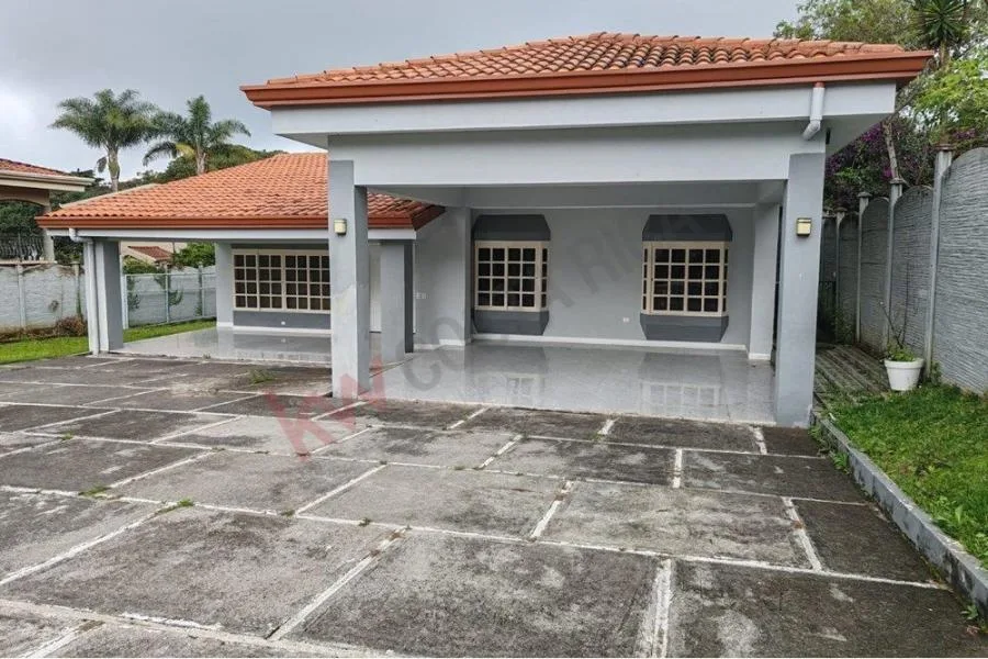 Venta de casa en Aves del Paraíso, San Rafael de Heredia US$ 585.000 #6325 - Venta en San Rafael