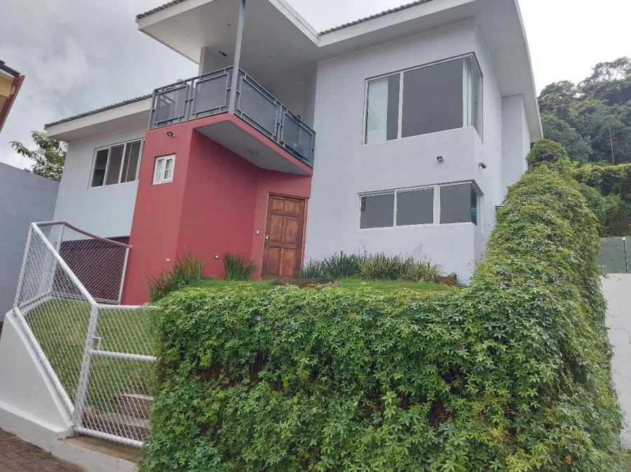 Venta de casa muy amplia y con excelentes acabados en  Piedades Santa Ana, MLS #23-448 Price: $205,0 - Venta en Santa Ana