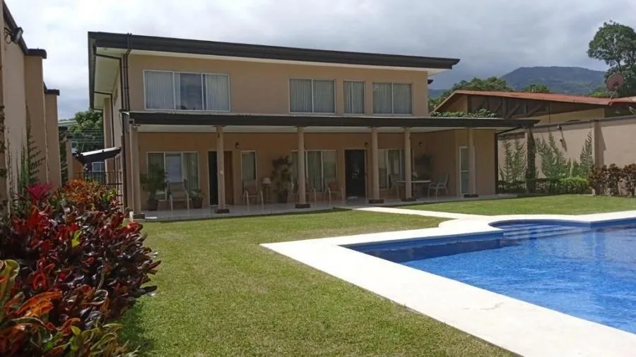 venta de casa en san jose canton mora - Venta en Mora