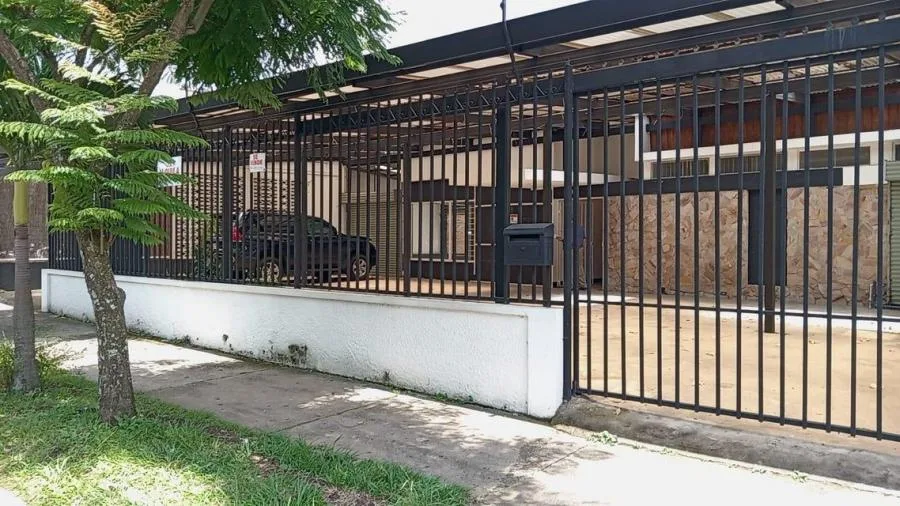 Venta de casa  en jose canton catedral - Venta en Catedral