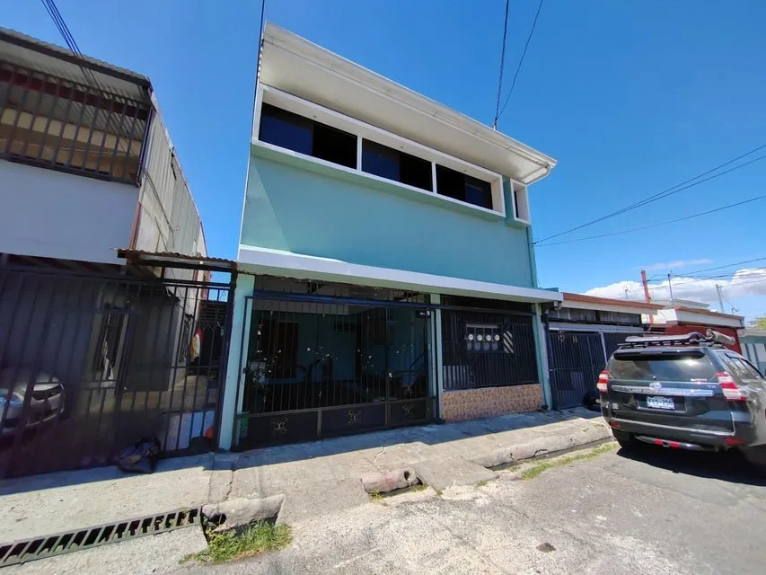 Venta de 4 Apartamentos en San Antonio de Alajuela.  - Venta en Alajuela