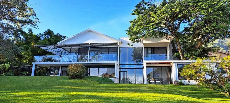 Venta casa una planta amplia con jardín terraza y ubicación estratégica #26-1768 GS - Venta en San José