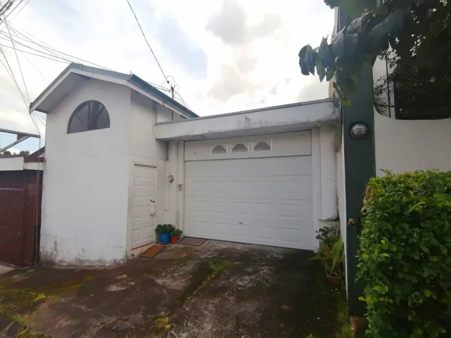 Casa de una planta ubicada en residencial privado Villas de Tulin, Sabanilla RAH 23365 - Venta en Montes de Oca — photo 2