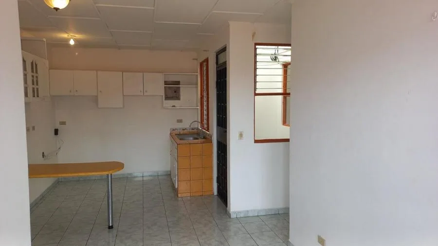 Excelente oportunidad de Inversión. Adquiera un condominio con cinco apartamentos RAH 23-99 - Venta en Tibás — photo 2