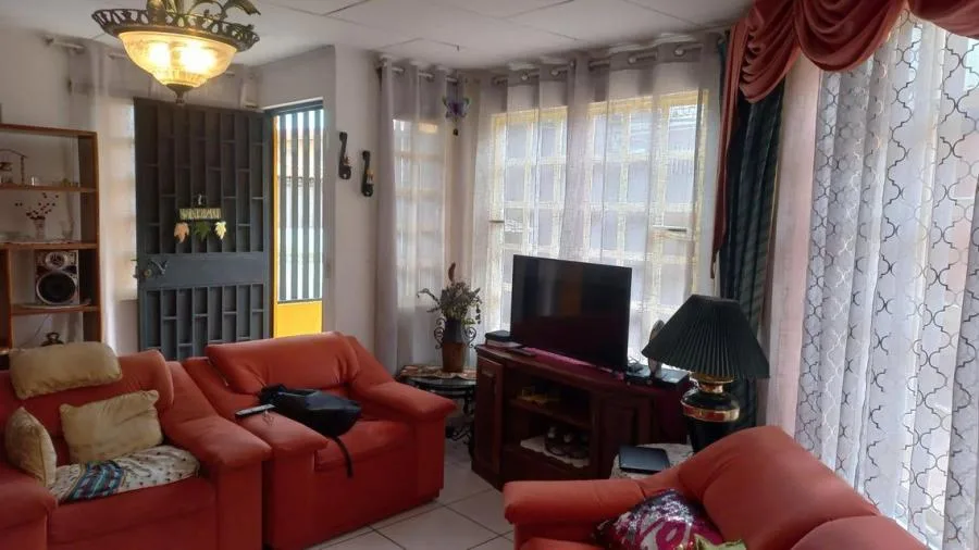 Excelente oportunidad de Inversión. Adquiera un condominio con cinco apartamentos RAH 23-99 - Venta en Tibás — photo 3