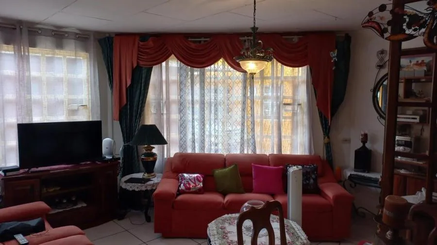 Excelente oportunidad de Inversión. Adquiera un condominio con cinco apartamentos RAH 23-99 - Venta en Tibás — photo 5
