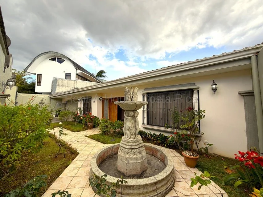 Venta de Casa de Lujo en ALTAMONTE-Curridabat. RAH 26-2159 - Venta en Curridabat