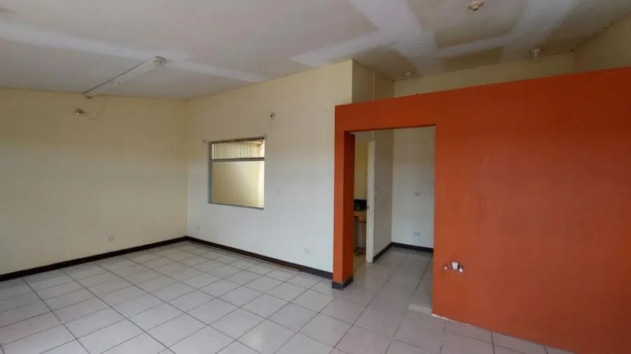 Oportunidad de invertir en Dos Locales Comerciales en Mozotal RAH 231651 - Venta en Goicoechea — photo 2