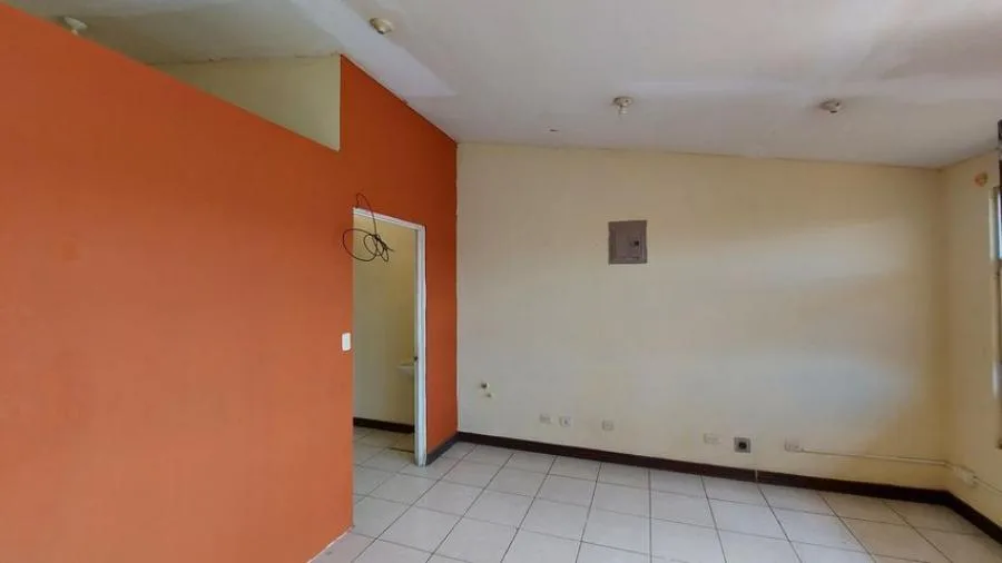 Oportunidad de invertir en Dos Locales Comerciales en Mozotal RAH 231651 - Venta en Goicoechea — photo 3