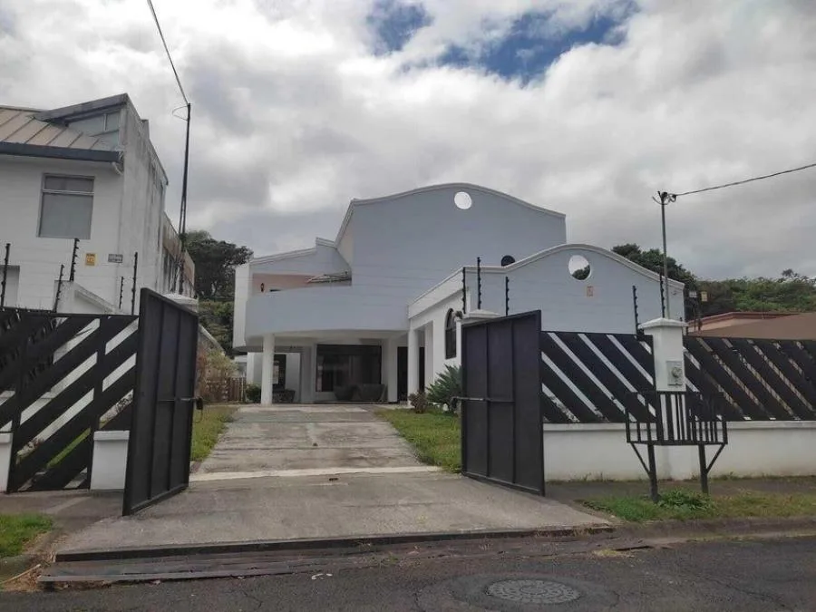 SE VENDE CASA EN  GRANADILLA CURRIDABAT  PBR - Venta en Granadilla