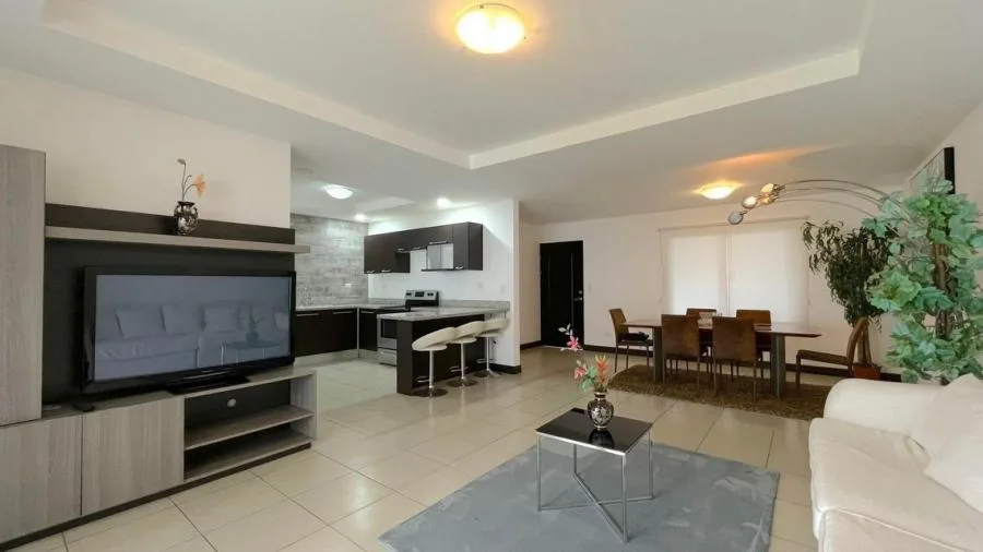 VENTA DE CASA EN CONDOMINIO EN SAN RAFAEL DE ESCAZU PBR - Venta en Escazú