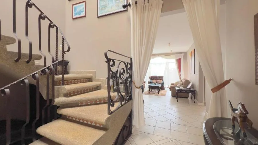 Venta o Alquiler de Casa en San Antonio de Escazú.  - Venta en Escazú