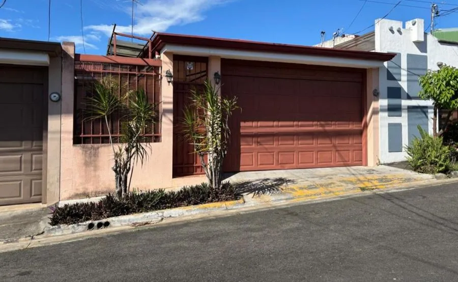 VENTA DE CASA, HEREDIA, ULLOA, RESIDENCIAL CASABLANCA - 9732425 - Venta en Ulloa
