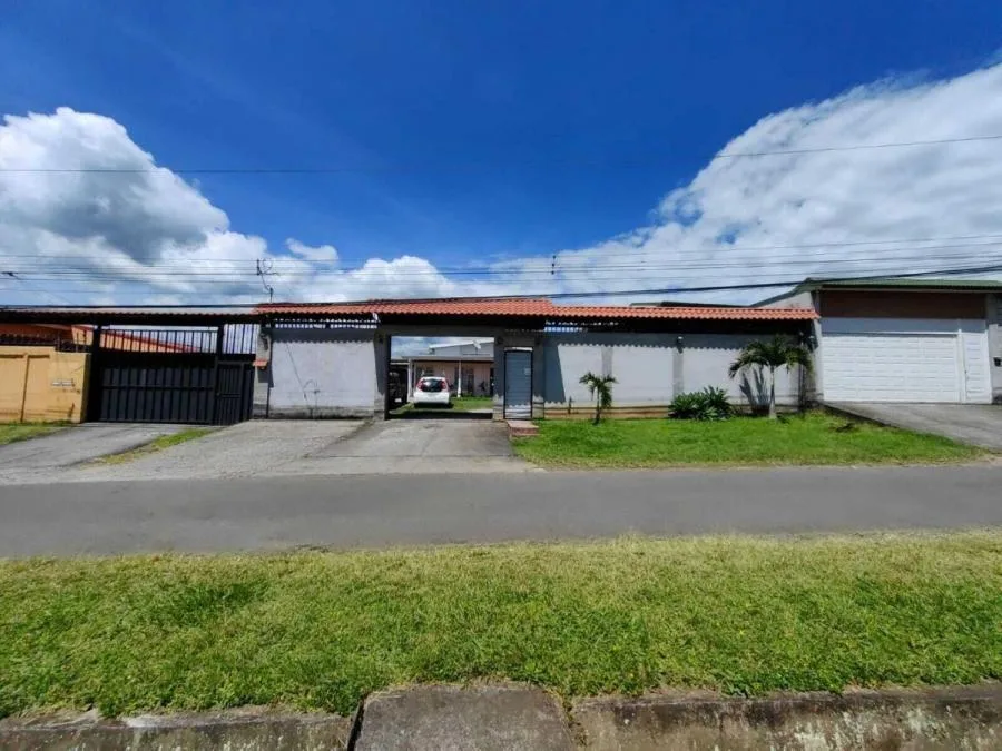 En Venta 2 Casas en Santo Domingo, Heredia MLS #23-1011 CL - Venta en Santo Domingo