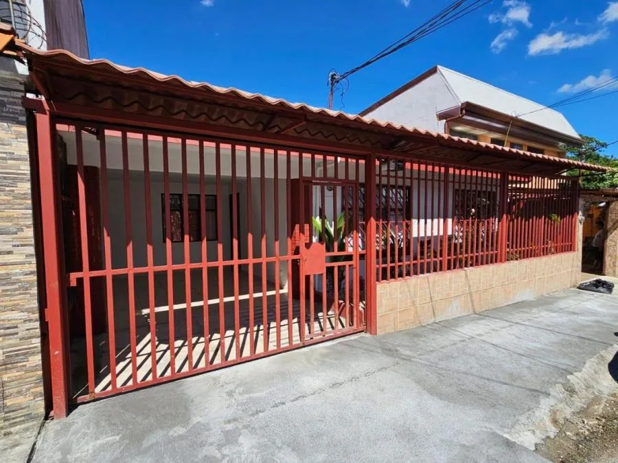  Acogedora casa  en lote de 165 m2 en San Antonio Desamparados RAH 24257 - Venta en Desamparados