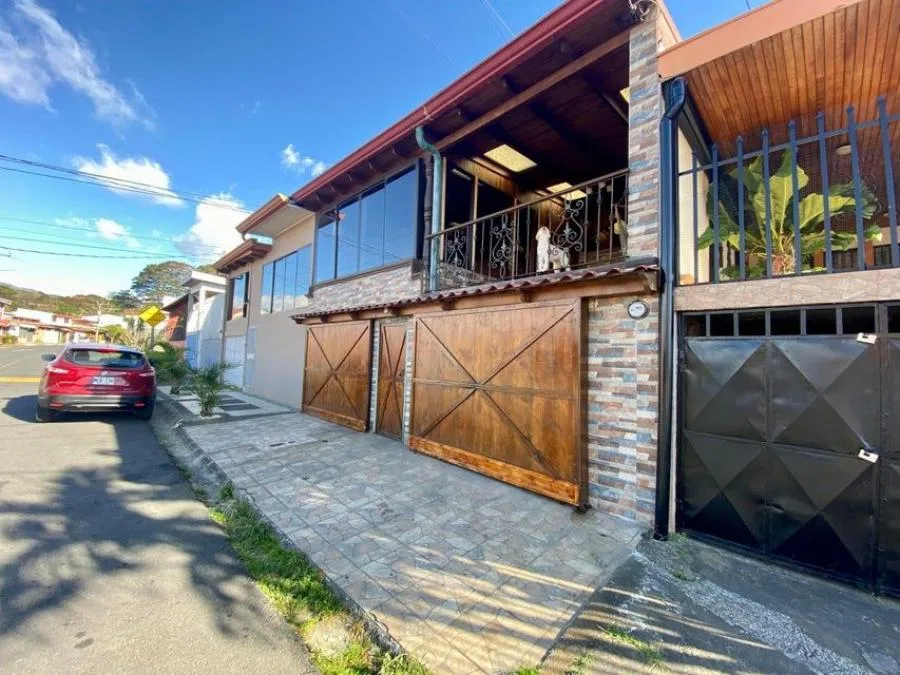 Venta de Casa en Goicoechea, San José. RAH 25-684 - Venta en Goicoechea
