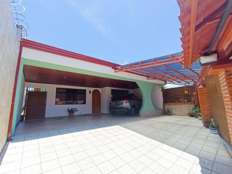 MLS-24-1516 LS VENTA CASA CON APARTAMENTO GOICOECHEA SAN JOSE - Venta en Goicoechea San Jose