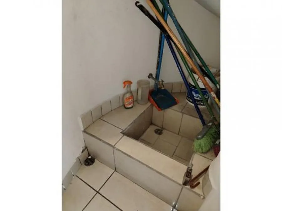 Edificio en Venta, en Goicoechea, Guadalupe, Uso Mixto, 5PJG9448317 - Venta en Goicoechea — photo 2
