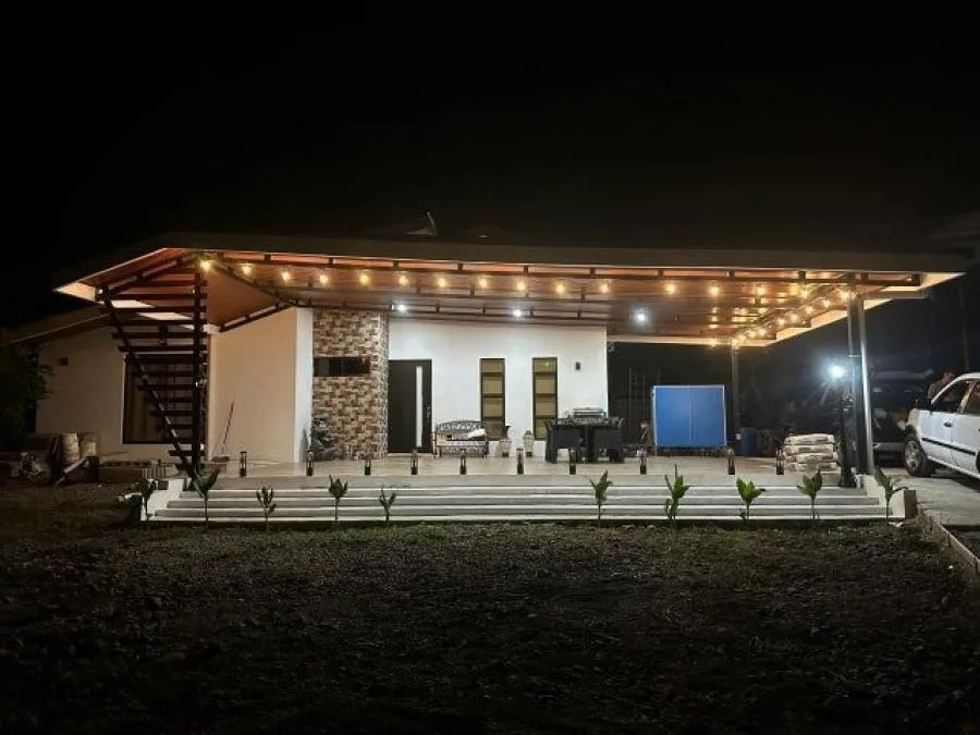 Alquiler de bella casa en parrita KPA - Alquiler / Renta en Parrita