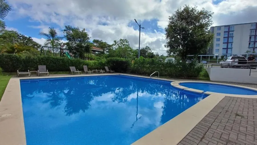 Venta de Apartamento en Granadilla de Curridabat. RAH 26-284 - Venta en Curridabat