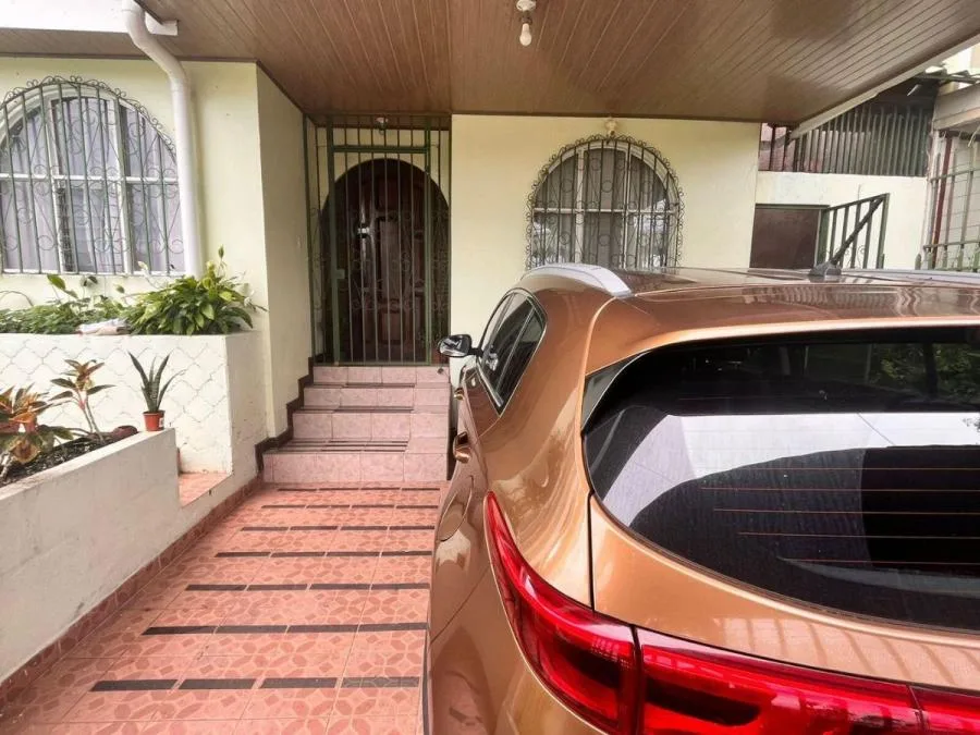 Venta de Casa + Mini Apto en San Juan de Tibás. RAH 26-786 - Venta en Tibás