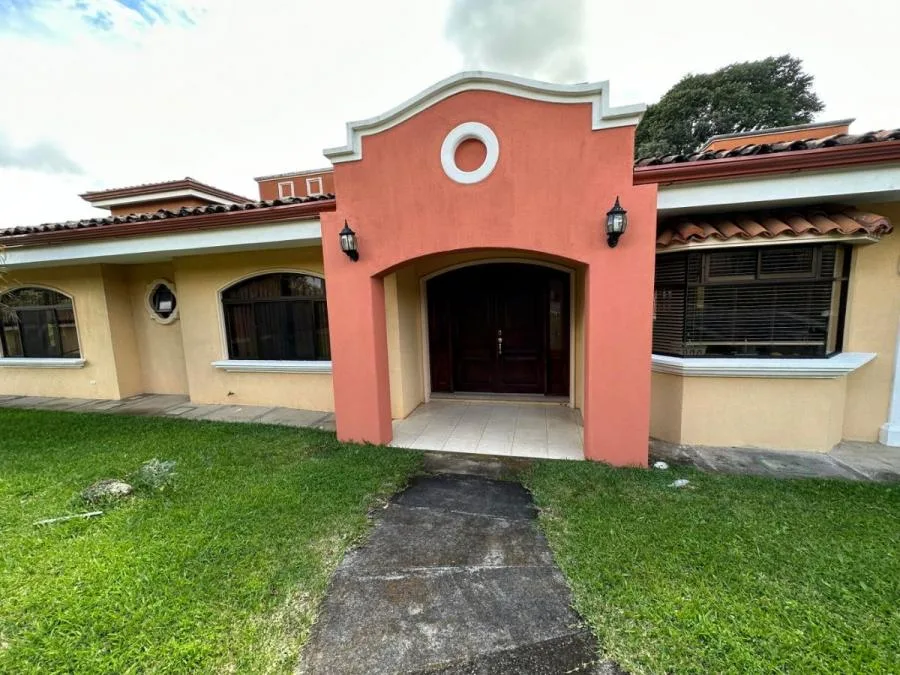CASA VENTA EN SAN ISIDRO DE HEREDIA RAH 24856  - Venta en San Isidro