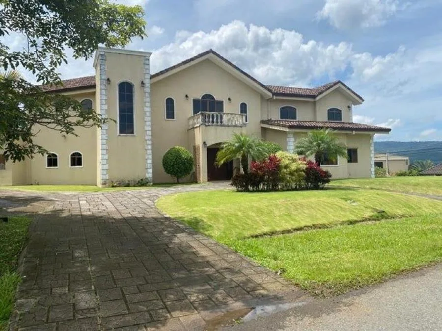 Alquiler de casa en Hacienda Los Reyes Guácima Alajuela - Alquiler / Renta en Guácima