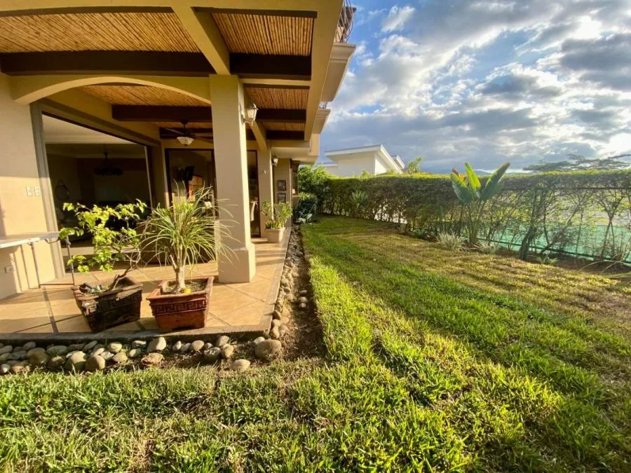 Venta de Casa en Ulloa, Heredia. RAH 25-679 - Venta en Ulloa