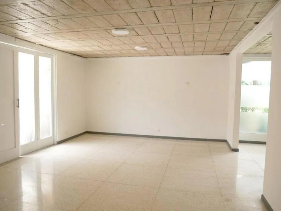 Venta de Local Comercial en San Pedro-Montes de Oca. RAH 26-1352 PRECIO REBAJADO - Venta en Montes de Oca — photo 3