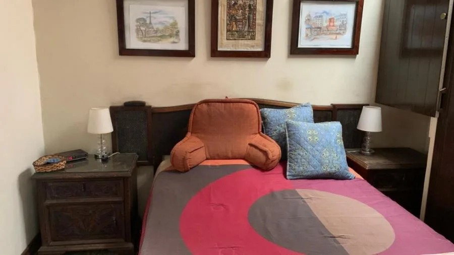 Casa con Local Comercial y 7 Parqueos #26-96 GS - Venta en Montes de Oca — photo 3