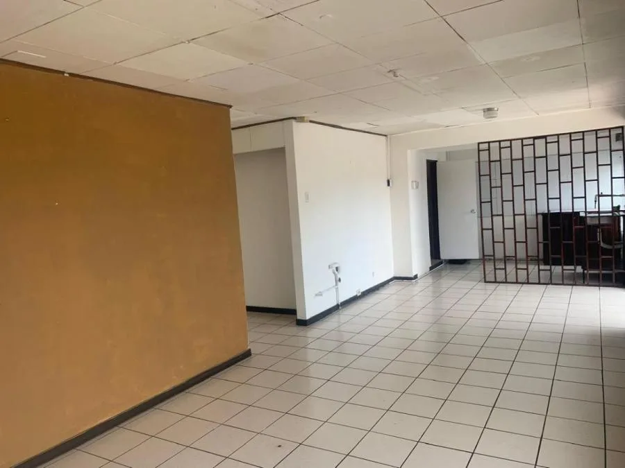 Casa con Local Comercial y 7 Parqueos #26-96 GS - Venta en Montes de Oca — photo 5