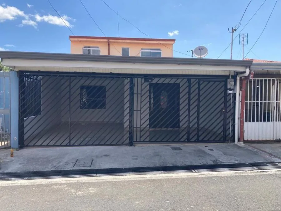 CASA EN VENTA EN CUATRO REINAS, SAN JOSÉ RAH 24251  - Venta en Cinco Esquinas
