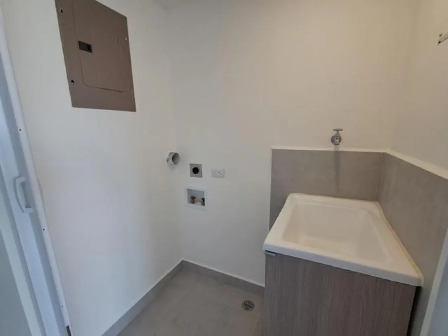 Alquiler de Apartamento para Estrenar en Uruca, San José. - Alquiler / Renta en Uruca — photo 2