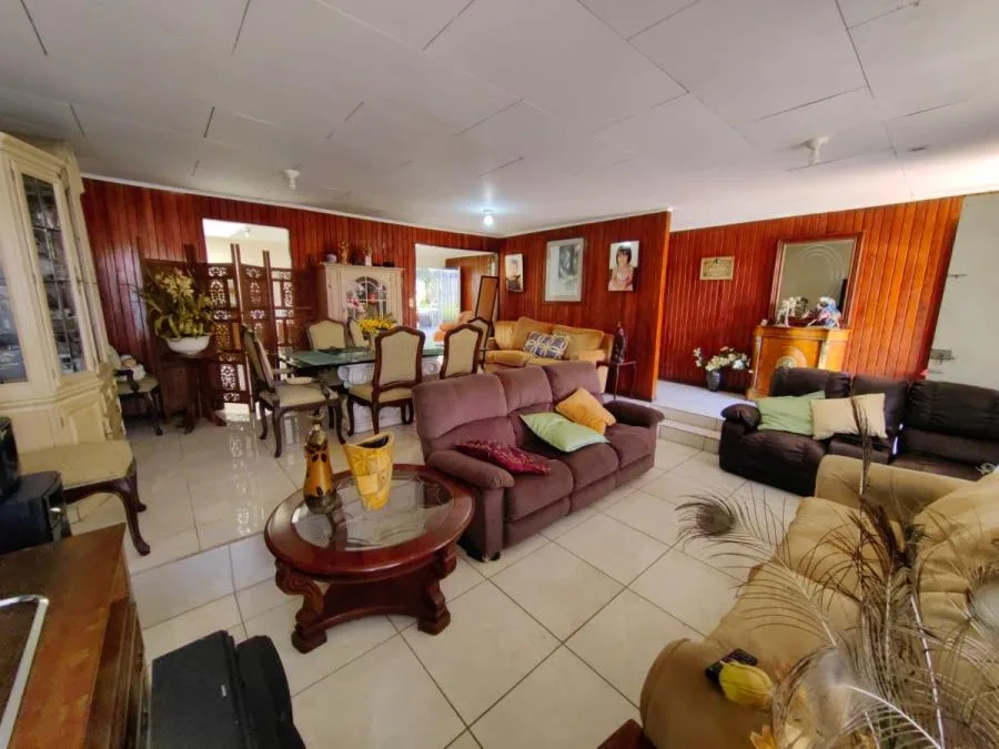 Oportunidad de comprar dos casas en amplio lote en San Miguel RAH 231011 - Venta en Santo Domingo — photo 5
