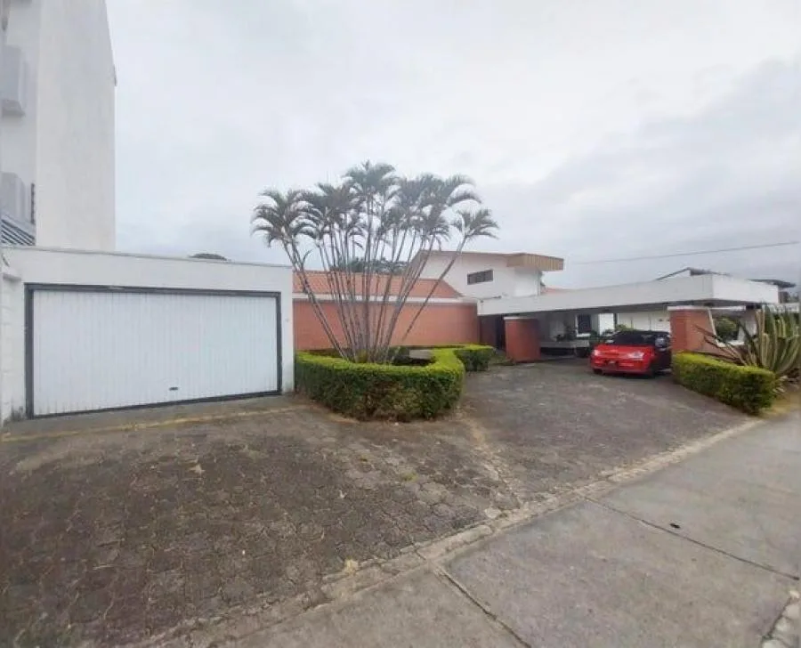 Venta de Casa en La Uruca, San José. - Venta en Uruca