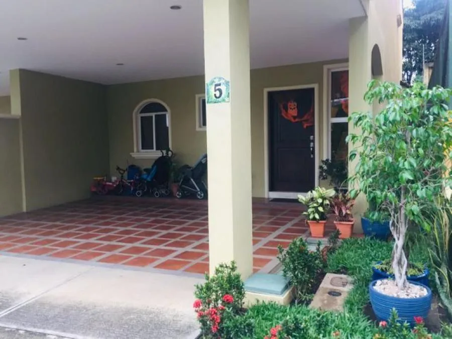 VENTA DE CASA EN ESCAZÚ SAN JOSÉ CL22-2202 - Venta en Escazú