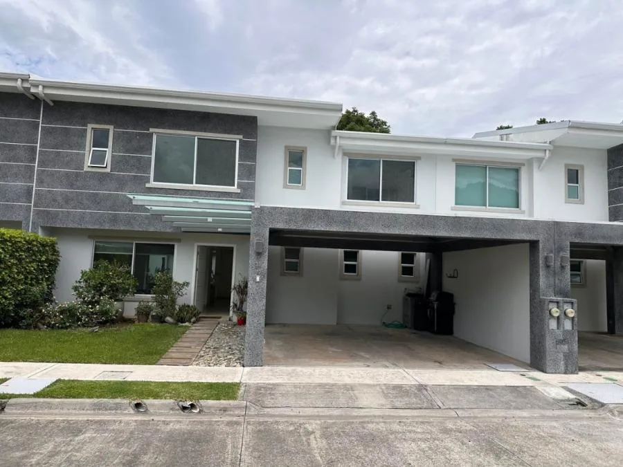 Alquiler de casa en condominio, Piedades de Santa Ana. RAH 26-316 NR - Alquiler / Renta en Santa Ana
