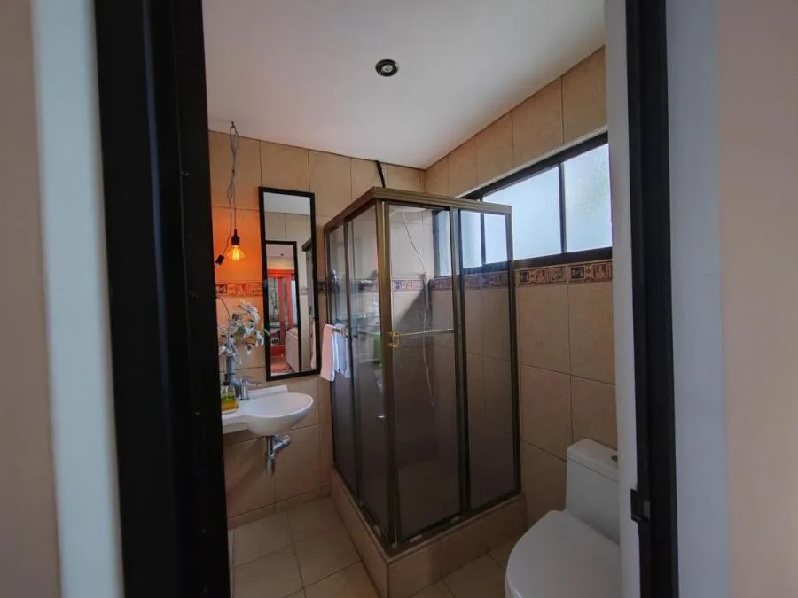 Venta de Casa + APTO en Tibás, San José. - Venta en Tibás — photo 5