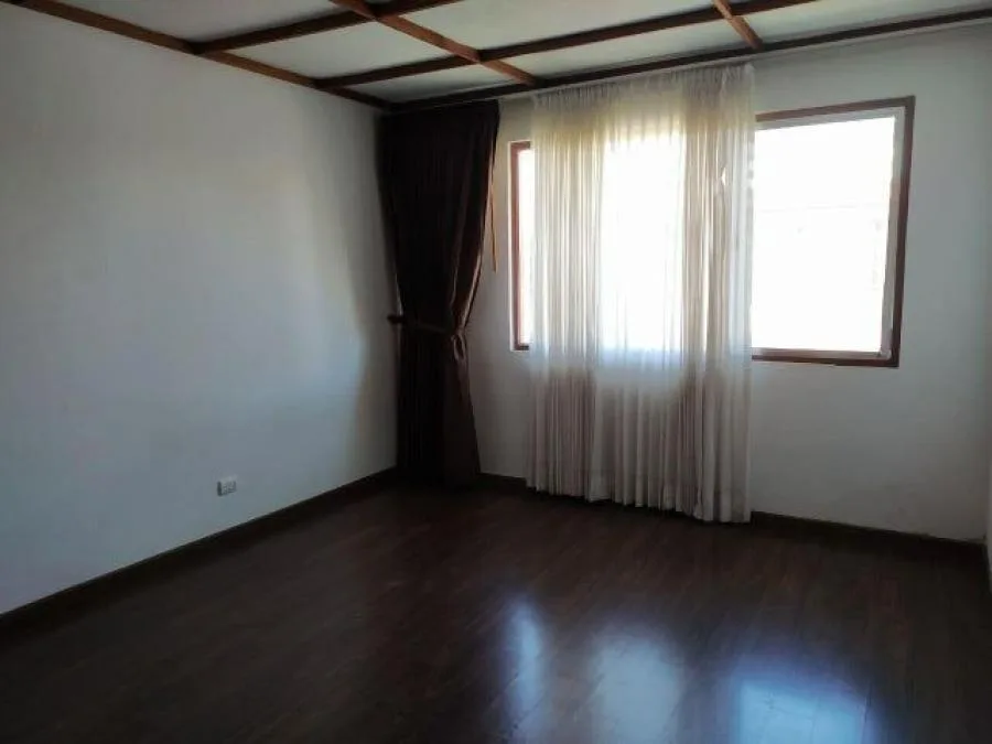 Casa de una sola planta y mucho espacios ubicada en Barrio La Guaria, Moravia RAH 232023 - Venta en Moravia — photo 3