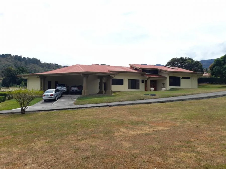 Venta de Casa Piedades, Santa Ana ( JR ) - Venta en Santa Ana