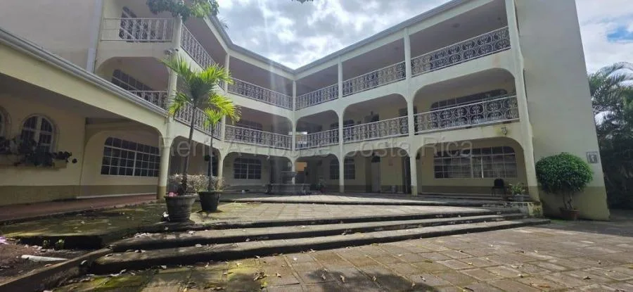 Venta de Edificio para multiples propósitos - Santa Ana (AC MLS#26-1501)  - Venta en Santa Ana