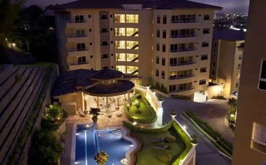 VENTA DE APARTAMENTO, ESCAZU, SAN RAFAEL, CONDOMINIO VALLE ARRIBA   - Venta en Escazú