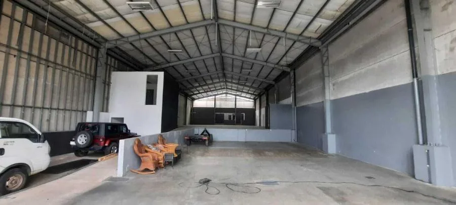 Amplia Bodega en Venta en Santa Ana, San José. MLS 23-2844  - Venta en Santa Ana