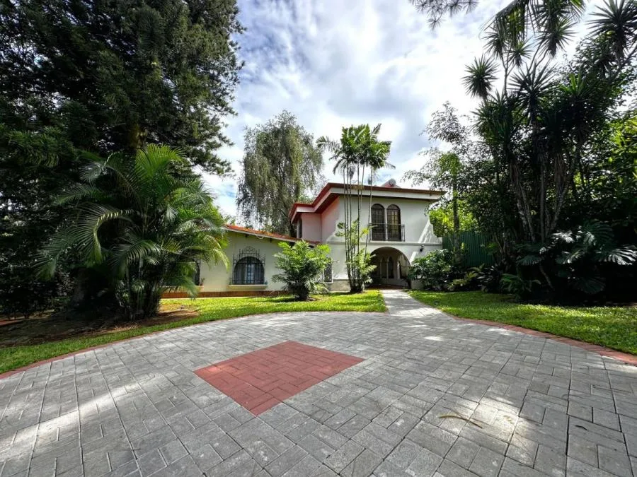 En venta Hotel Boutique en lote de 7.313 m2 en Coyol Alajuela a 10 minutos del aeropuerto - Venta en Alajuela